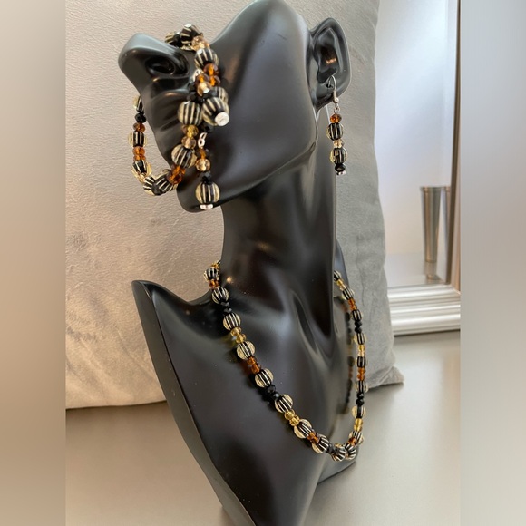 BJ’s Jewelry one of a kind 3pc set - Picture 2 of 2